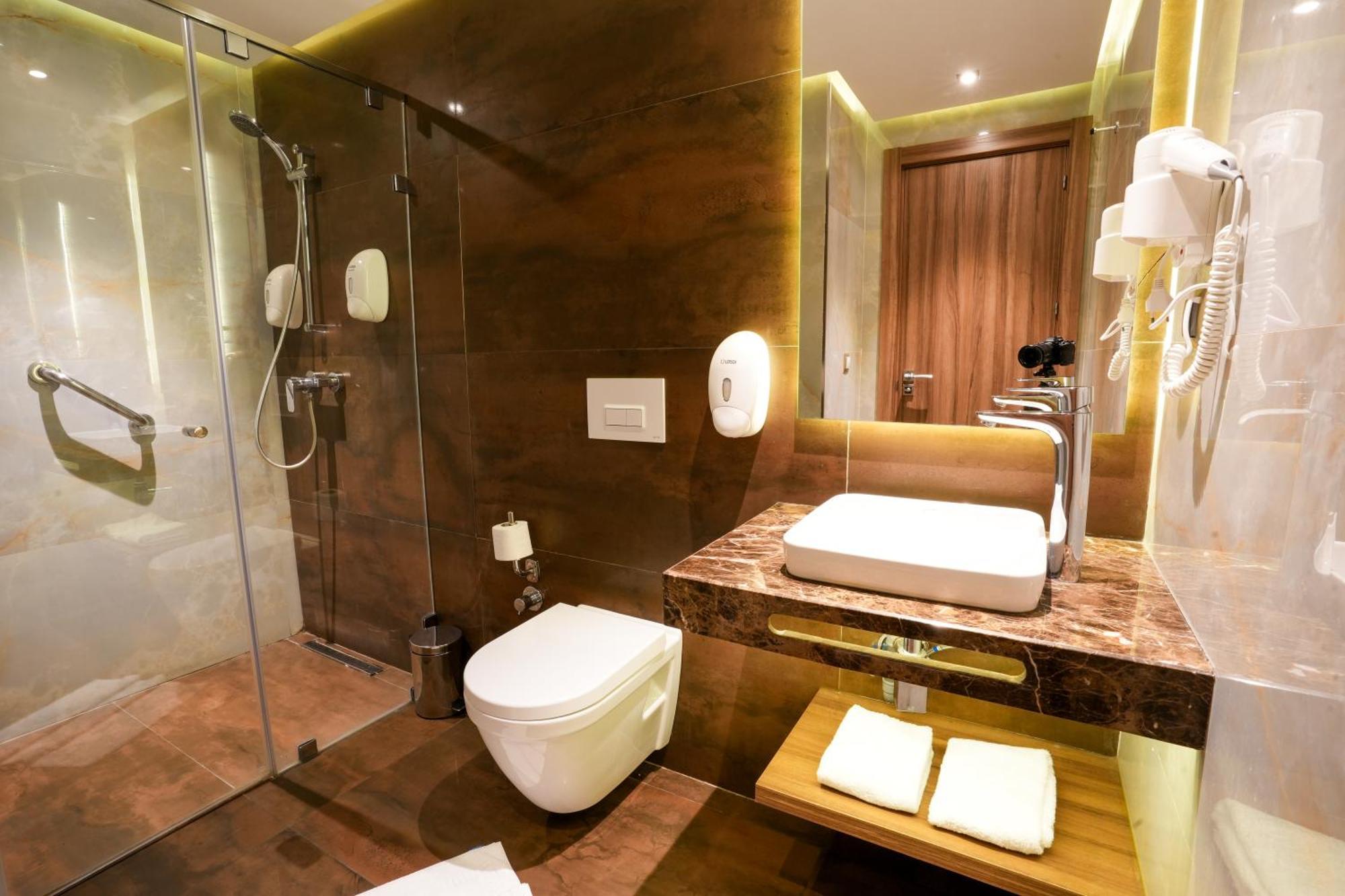 First Suites Hotel Rabat Bagian luar foto