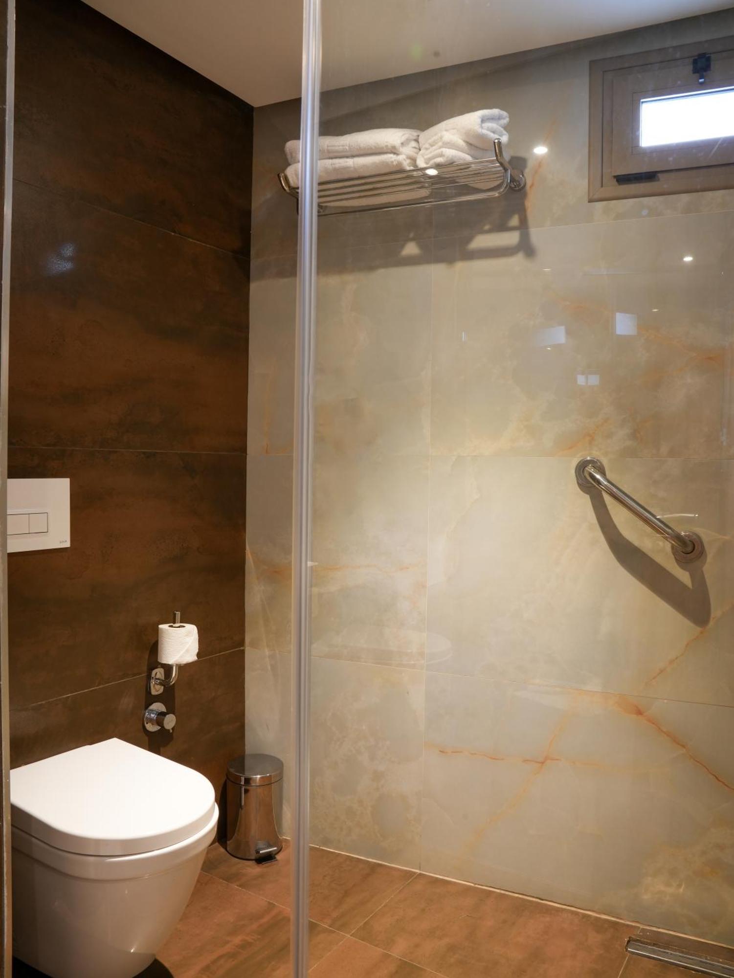 First Suites Hotel Rabat Bagian luar foto
