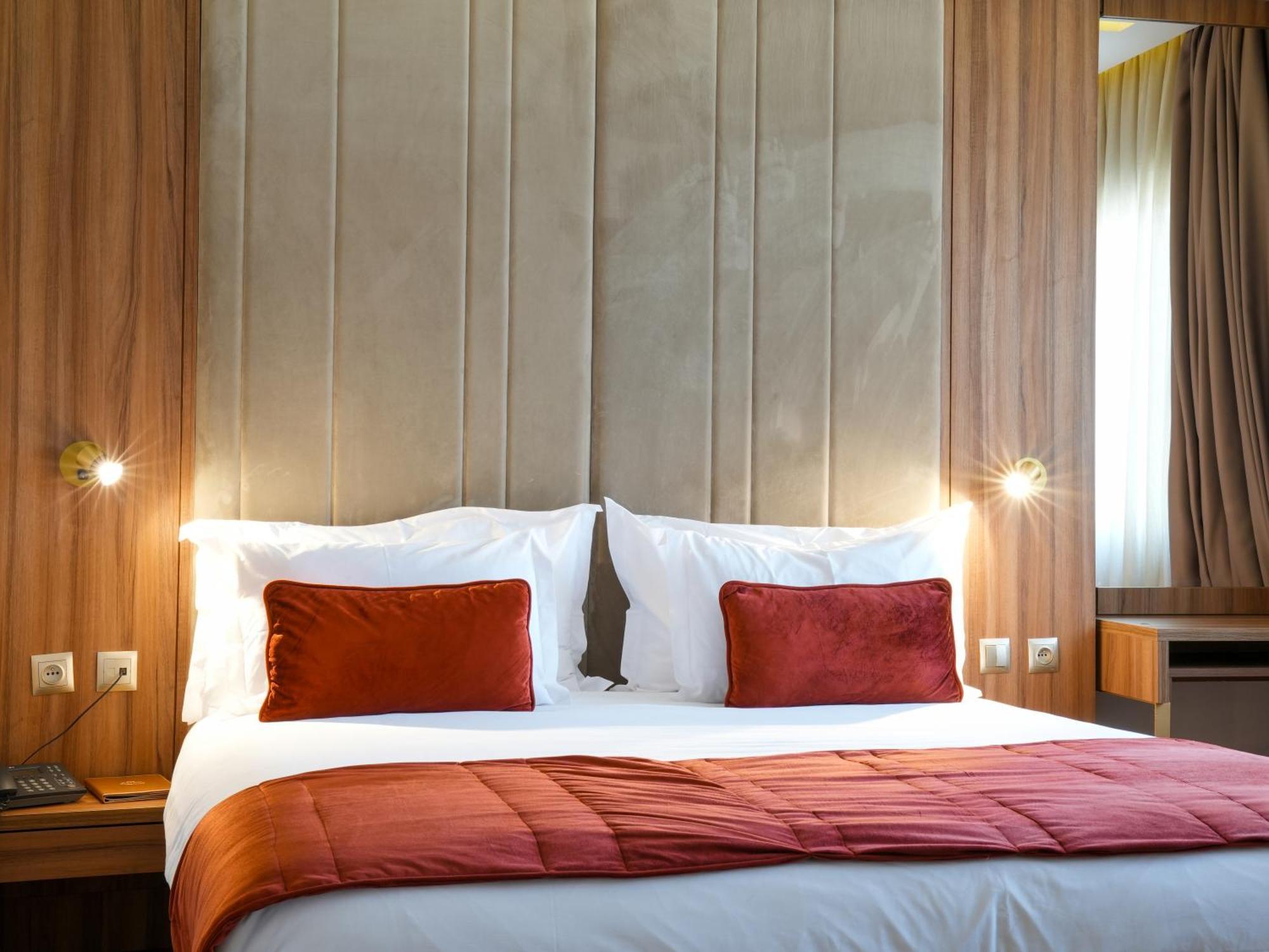 First Suites Hotel Rabat Bagian luar foto